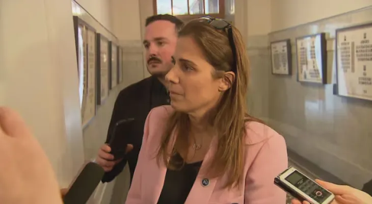 Quebec's Minister of Higher Education promises to ban introductory meetings for new students