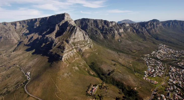 45 people killed and an 8-year-old child survived after a bus fell from a bridge in South Africa