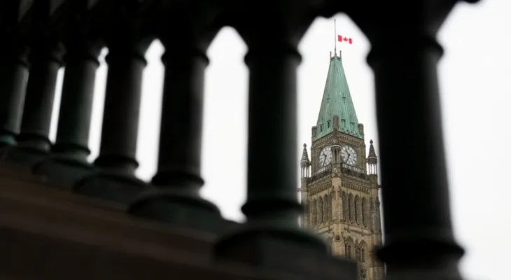 Coinciding with the annual increase in parliamentary salaries... a survey confirms that 80% of Canadians are against the rise in MPs' wages