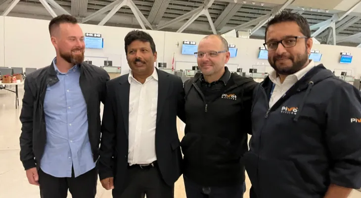 Canadian pilot files lawsuit against the federal government and "Pivot Airlines" company