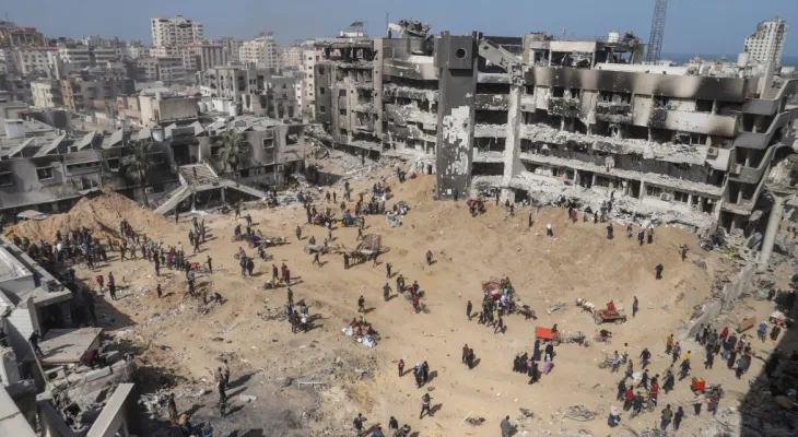 The first bodies were retrieved from the mass graves at Al-Shifa Hospital in Gaza after the Israeli siege that lasted two weeks.