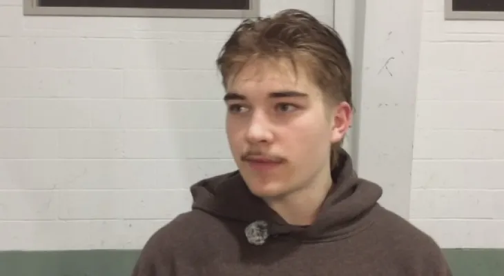 Florian Chiak signs a three-year contract with the Montreal Canadiens.
