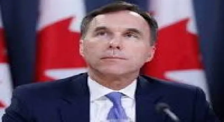 Bill Morneau critique le budget de Freeland et le décrit comme une menace pour l'investissement et la croissance économique