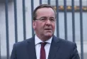 The German defense minister arrives in France to agree on a pivotal armament project.