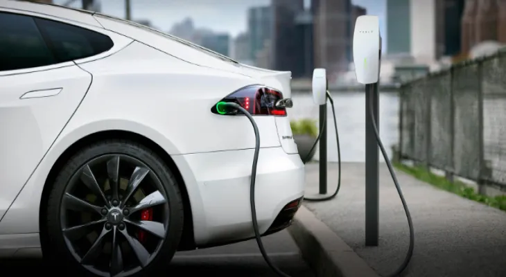Automakers: The European Union needs more electric vehicle charging stations.