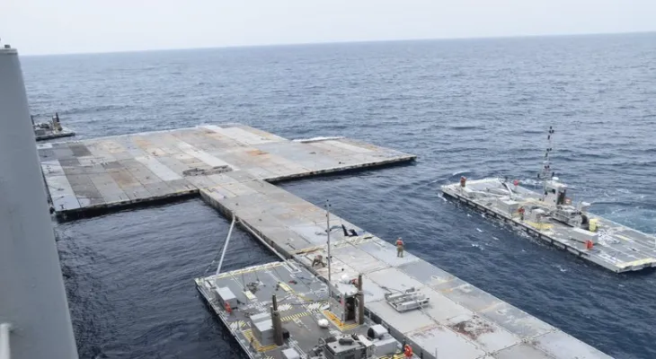 Construction of the maritime pier to deliver aid to the residents of Gaza