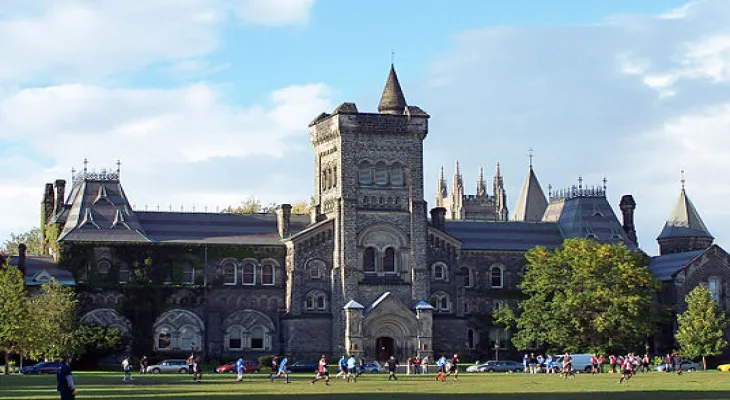 The University of Toronto is erecting a fence on campus to prevent protests supporting Palestinians.