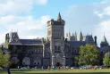 The University of Toronto is erecting a fence on campus to prevent protests supporting Palestinians.