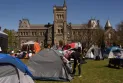 Poursuite du sit-in de soutien aux Palestiniens à l'université de Toronto malgré les préoccupations sécuritaires