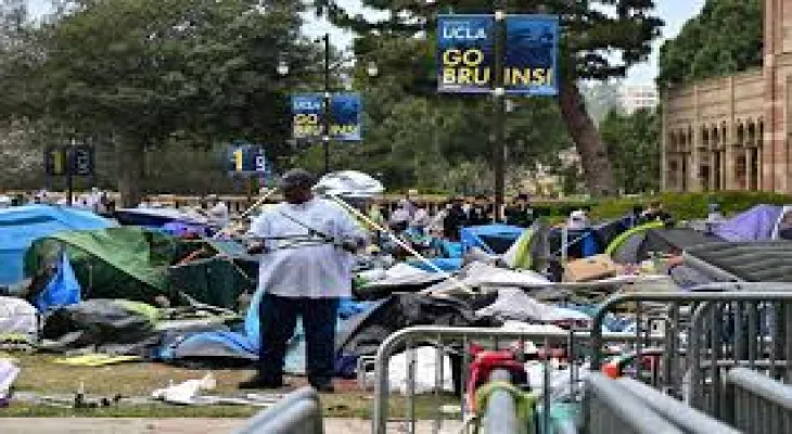 Les manifestants pro-palestiniens à l'Université de Californie du Sud se conforment à l'ordre d'évacuer leur campement.