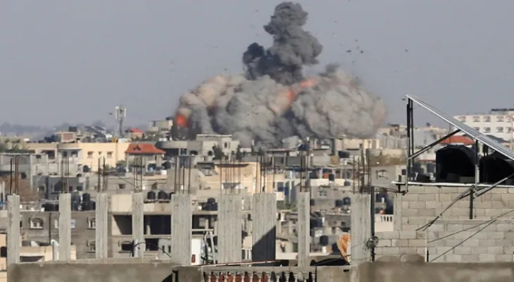 Injuries to several Palestinians due to the bombing of an Israeli occupation aircraft on a house south of Rafah.