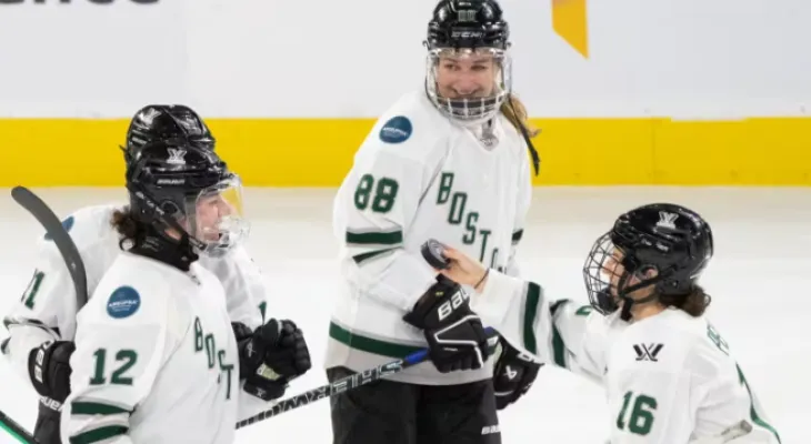 Boston puts Montreal on the brink after defeating it in the Women's Hockey League.