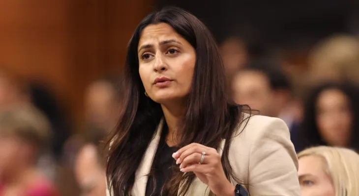 Bien que le gouvernement s'engage à redoubler d'efforts... les fédéralistes ne proposent pas de calendrier pour augmenter l'allocation d'invalidité canadienne.