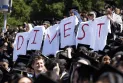 Les manifestations en faveur des Palestiniens dans les universités américaines ont diminué malgré la poursuite des actes de défi lors des cérémonies de remise des diplômes.
