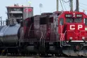 Rapport : les wagons de train transportant de l'acide sulfurique n'ont pas été correctement sécurisés avant l'accident de déraillement à Toronto