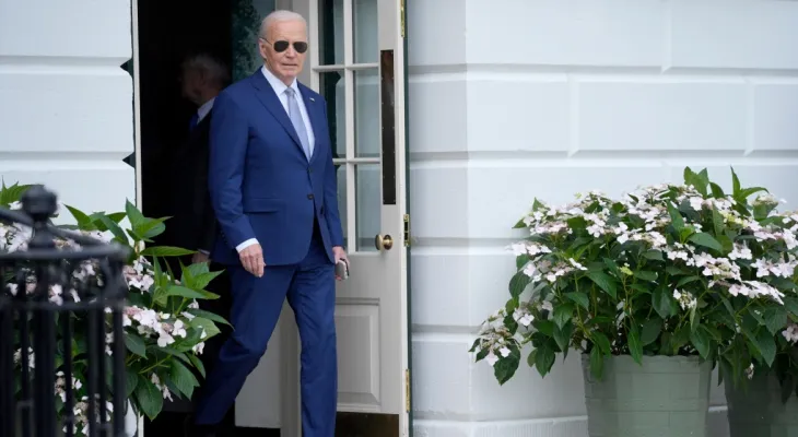 Biden : La demande d'émission d'un mandat d'arrêt contre les responsables israéliens est un "scandale" et il n'y a aucune similitude entre Israël et le Hamas