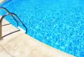 La police de Québec retrouve un enfant inconscient dans une piscine
