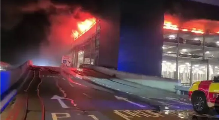 Déclenchement d'un grand incendie au port de Toronto