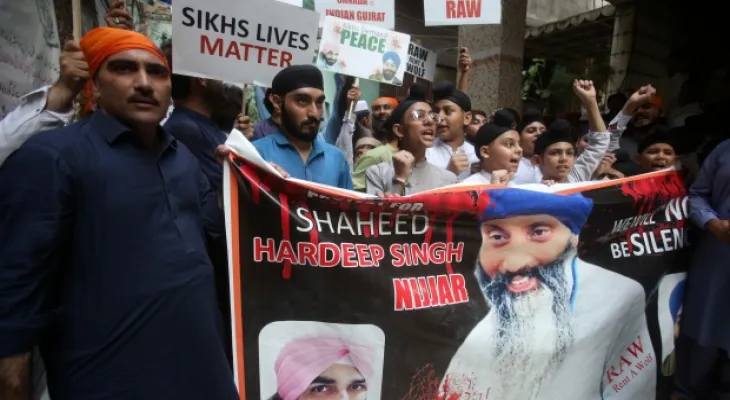 Présentation des quatre Indiens accusés du meurtre de l'activiste sikh devant le tribunal en Colombie-Britannique aujourd'hui