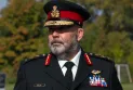L'ancien président des ressources humaines militaires poursuit les forces armées et le gouvernement suite à une affaire de mauvaise conduite