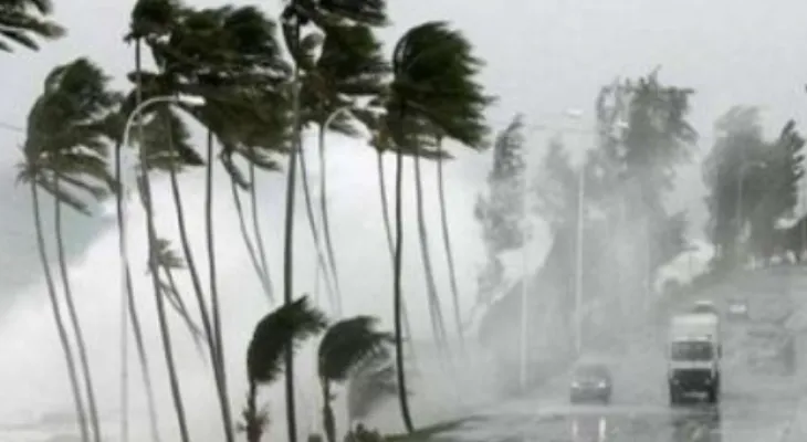 The storms in Canada cause the death of 4 people and power outages for 900,000 houses.