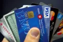 Rapport : de plus en plus de Canadiens ne paient que le minimum sur leurs cartes de crédit