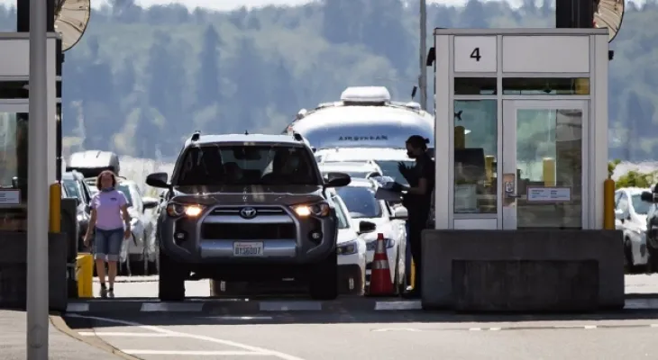 Expectations for the start of a strike by Canadian border workers on Friday afternoon if mediation fails to reach an agreement.