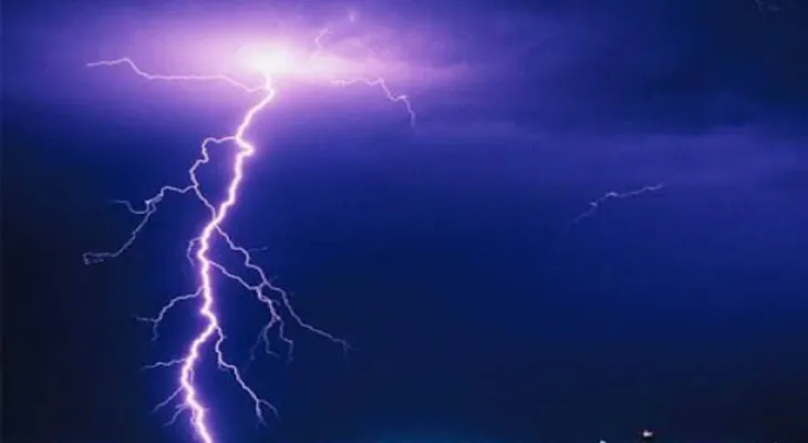 Une tempête orageuse frappe une maison à Ottawa et les habitants sont sous le choc