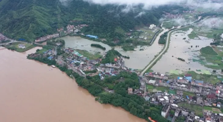 Evacuation of about 36,000 people due to severe flooding in southeastern China.