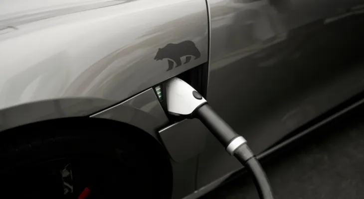 Canada starts a 30-day consultation to impose an additional tax on Chinese electric vehicles.