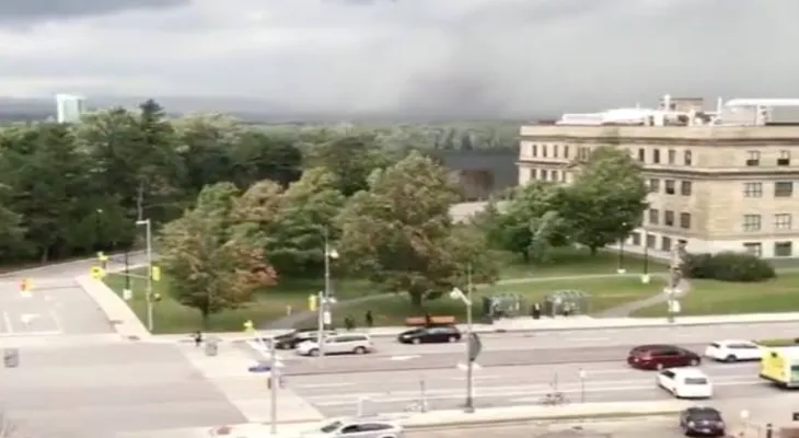 Un ouragan frappe l'Ontario