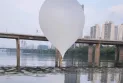 La Corée du Nord lance plus de 250 ballons transportant des déchets en direction de la Corée du Sud.