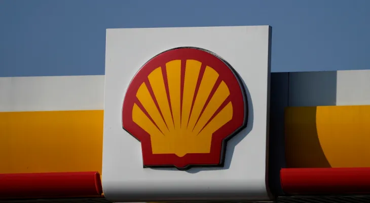 The "Shell" company is moving forward with carbon capture projects in Alberta.