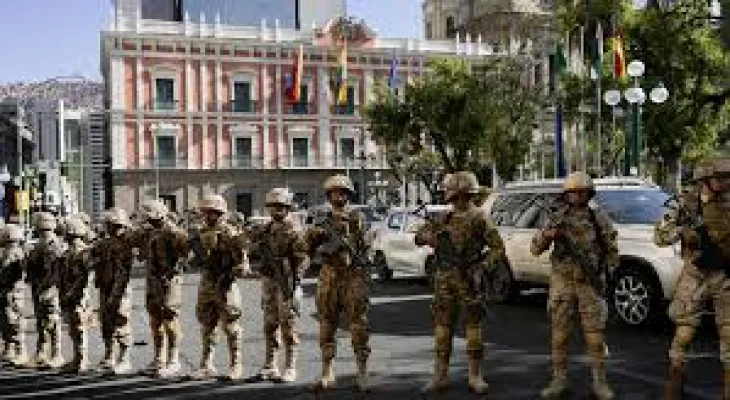 Des blindés prennent d'assaut le palais présidentiel en Bolivie lors d'une tentative de coup d'État