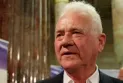La police porte huit autres accusations criminelles contre le milliardaire Frank Stronach, y compris une agression sexuelle.