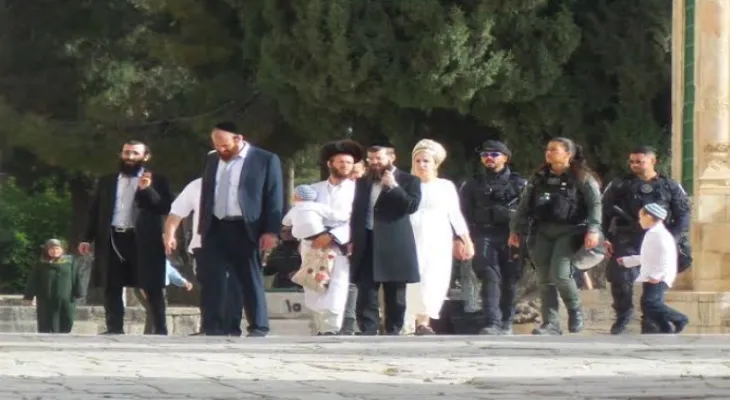 Des dizaines de colons envahissent la mosquée Al-Aqsa