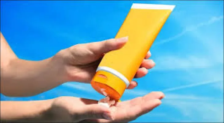 The Canadian Ministry of Health recalls a sunscreen product due to the possibility of fungal contamination.