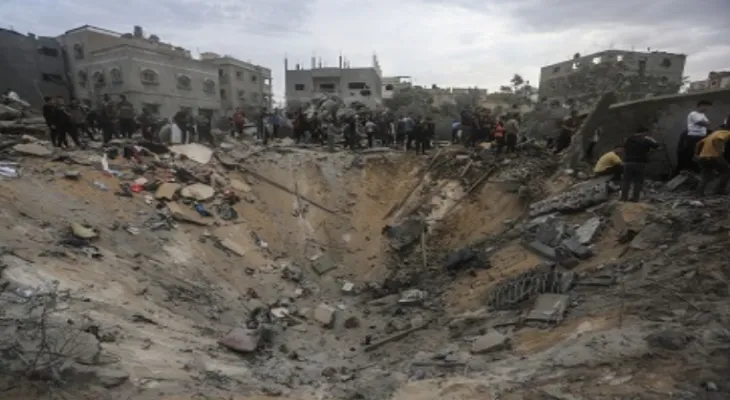 Euro-Mediterranean Human Rights Monitor: Israel is committing widespread massacres in the Shuja'iyya neighborhood of Gaza.