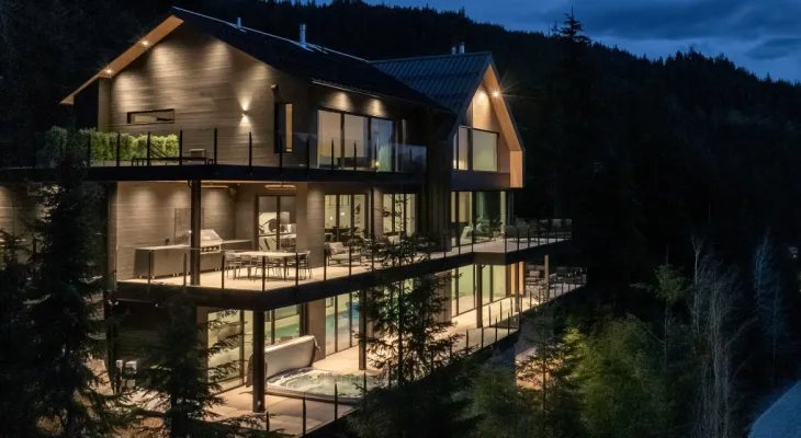 "Opportunité pour les acheteurs étrangers" : présentation d'un manoir à Whistler en Colombie-Britannique à vendre pour 17,9 millions de dollars