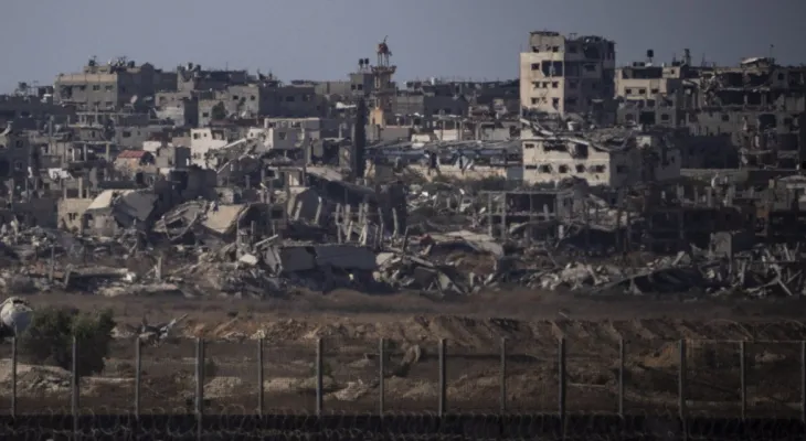 Hamas warns of the threat of ongoing escalation in ceasefire talks as Israel intensifies its incursion deeper into Gaza City.