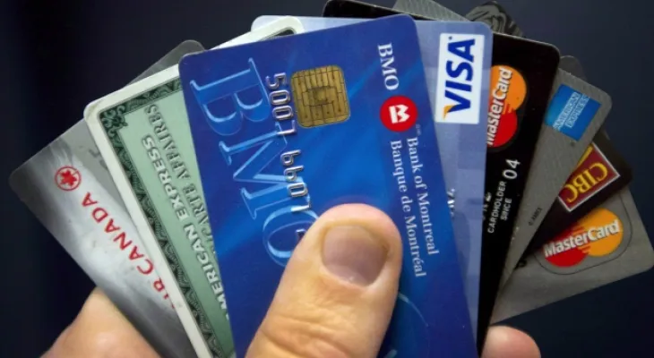 Survey: Canadians are less optimistic about financial affairs amid rising concerns about inflation and income.