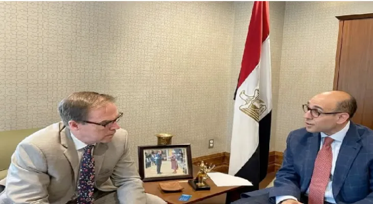The Egyptian ambassador in Canada discusses ways to cooperate with Egypt with the president of the Canadian Gas Association.