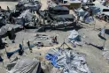 Israël lance de nouvelles frappes sur Gaza après qu'une attaque de milices a tué des dizaines de personnes dans la zone sécurisée.