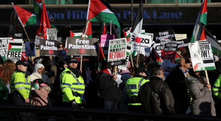 Protests in Vancouver demand an end to the war on Gaza, and police suppress a student protest in Montreal.