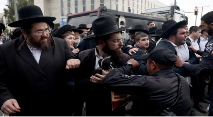 Israel's Defense Minister approves issuing summons orders for about 3000 Haredim.