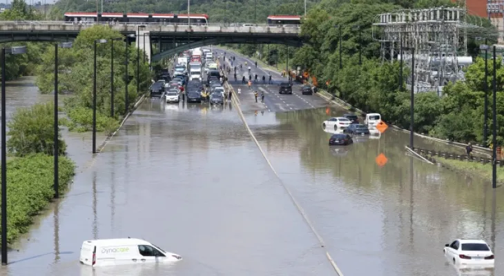 Flooding causes ongoing power outages for 37,000 Toronto Hydro customers.