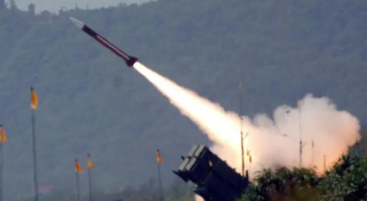 The Israeli army intercepts a missile coming from Yemen.