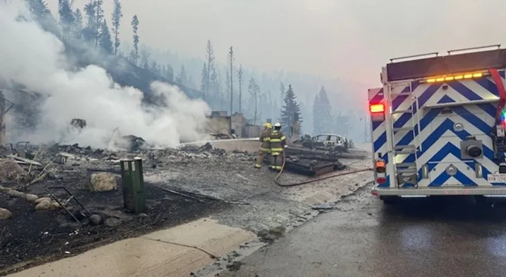 Des responsables du parc Jasper : Les pluies réduisent l'activité des incendies de forêt et aident les pompiers