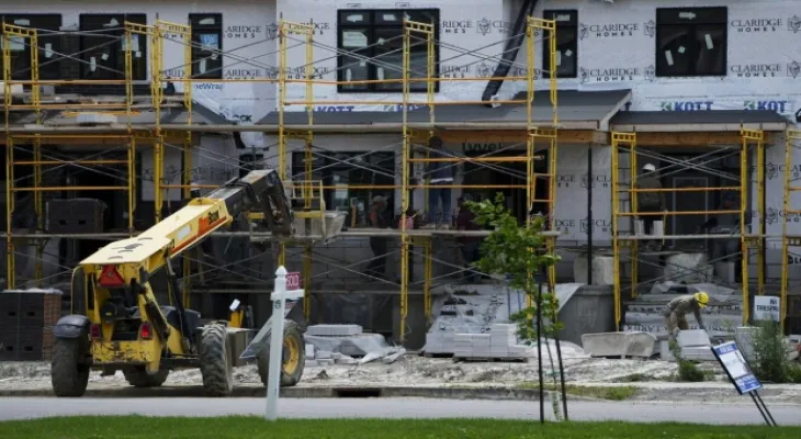 Ontario : Alliance de promoteurs immobiliers demande aux gouvernements de fournir des exonérations fiscales aux acheteurs de maisons