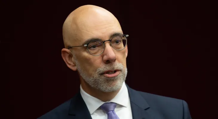 Le budget parlementaire estime que la modification de l'impôt sur les gains en capital générera 17,4 milliards de dollars de recettes sur cinq ans.
